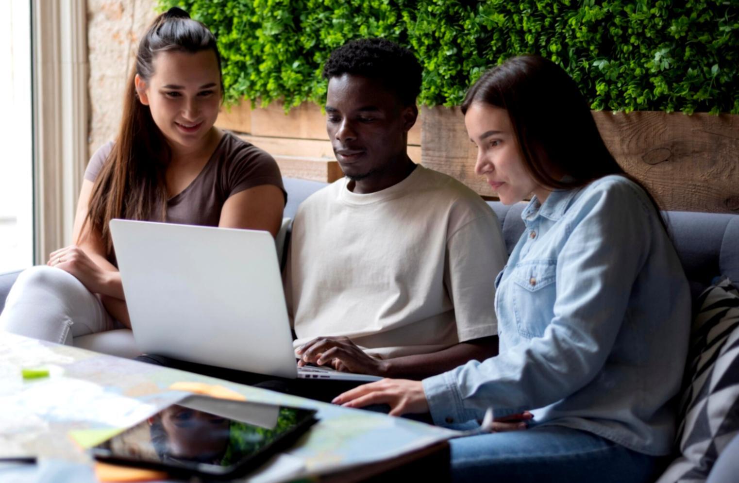 Analyse von Sparplänen und Finanzstrategien im Detail